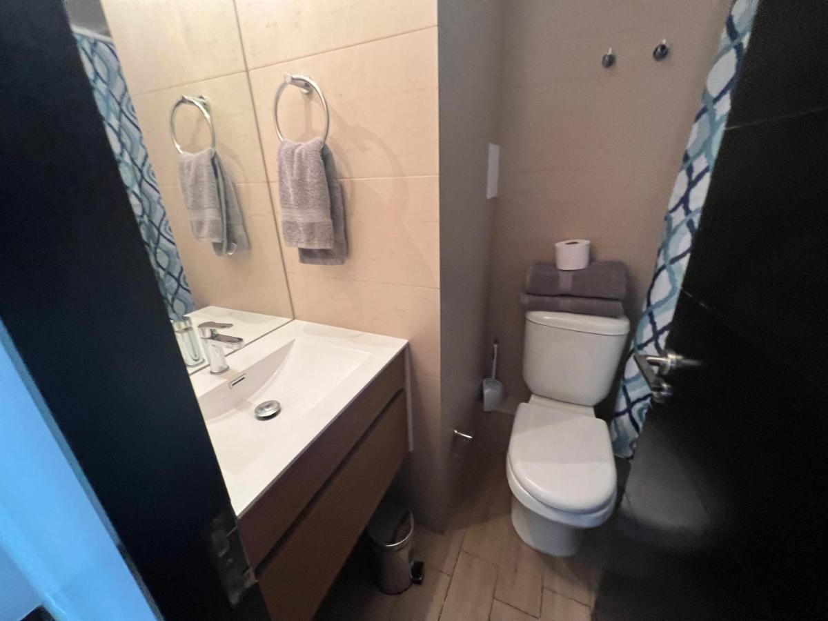 28 Metros Costado Clinica Condes ,hasta 5 Personas Apartamento